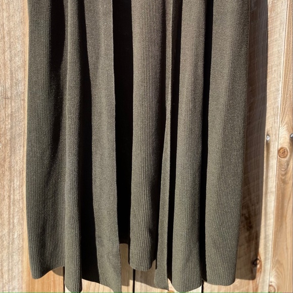 EILEEN FISHER long-length light-weight vest - olive (medium) - 100% sustainably - Picture 2 of 4